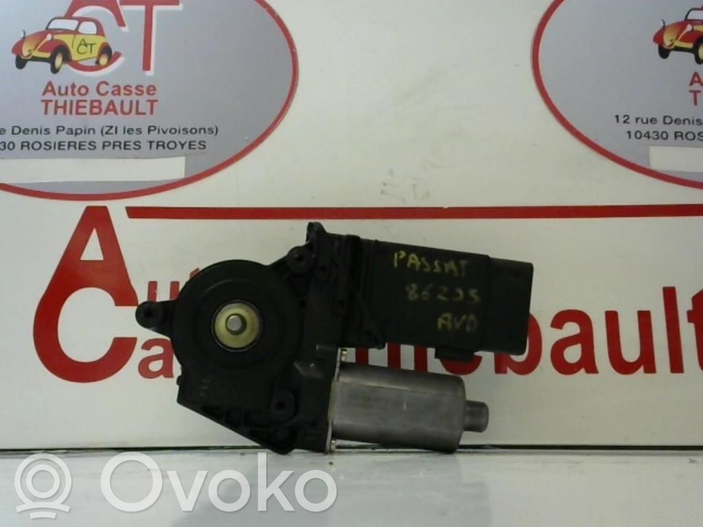 Volkswagen PASSAT B5.5 Motor macara geam ușă față 