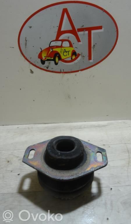 Engine mount bracket