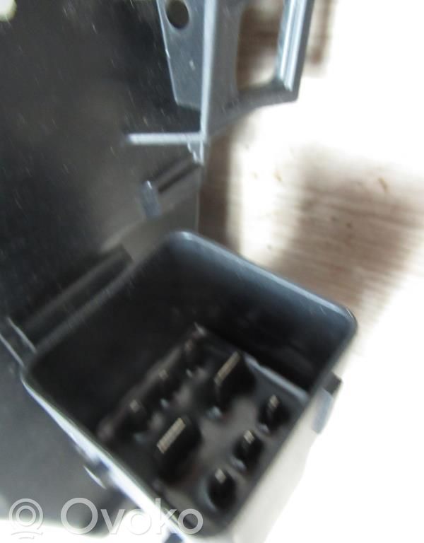 Peugeot Partner III Juego de caja de fusibles 