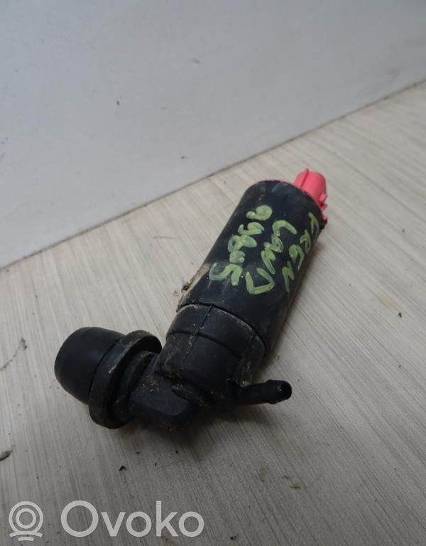 Land Rover Freelander Windscreen/windshield washer pump 