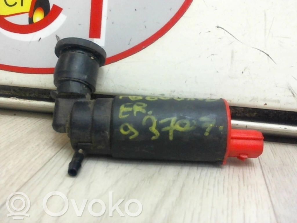 Land Rover Freelander Windscreen/windshield washer pump 