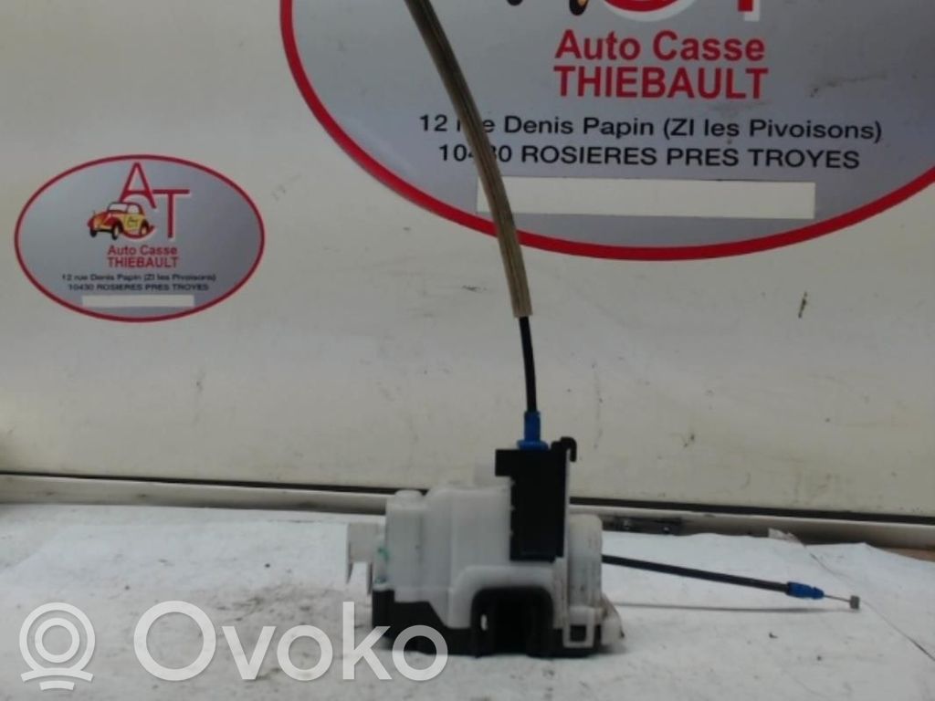 Fiat Fiorino Zamek drzwi przednich 