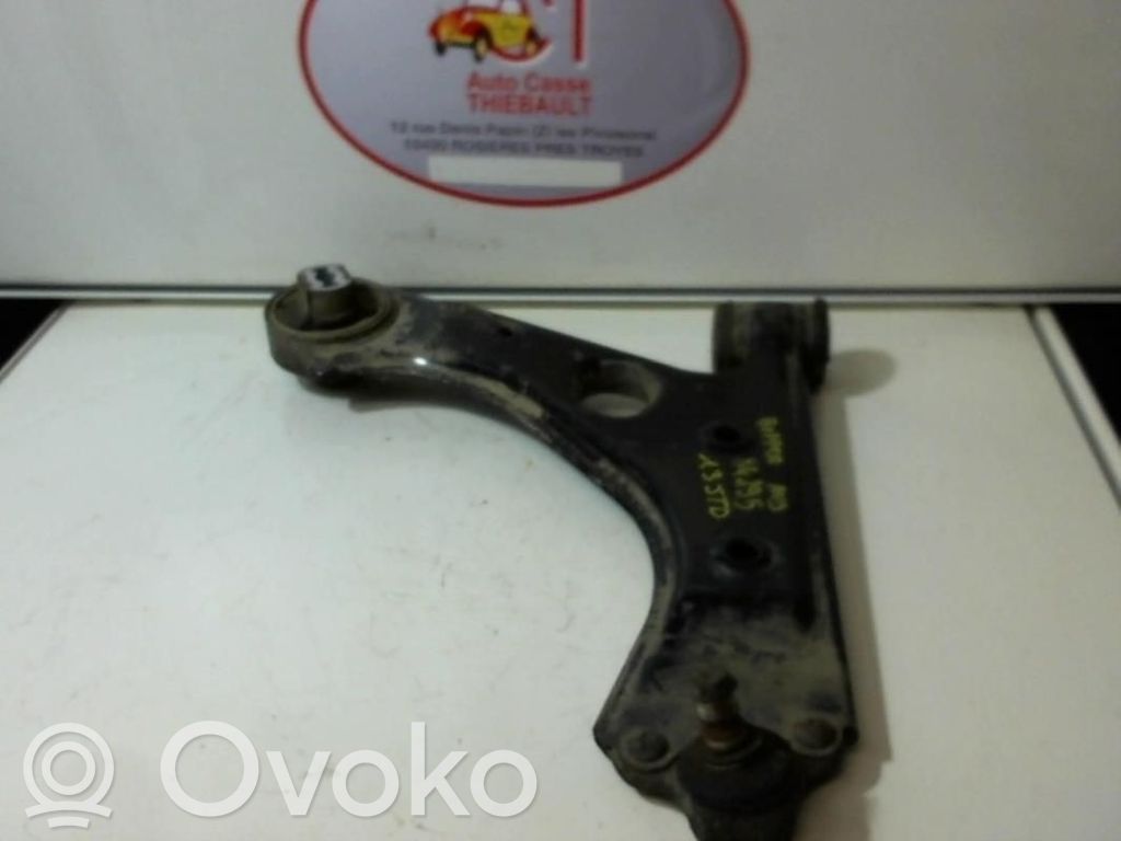 Peugeot Bipper Priekinė svirtis 