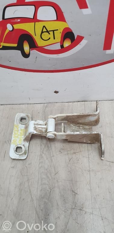 Tailgate/trunk/boot hinge