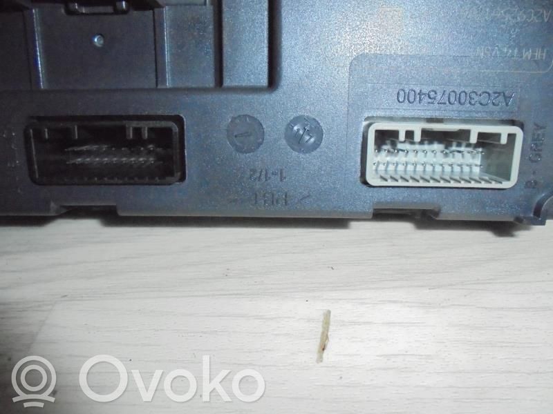 Renault Clio IV Ignition key card reader 
