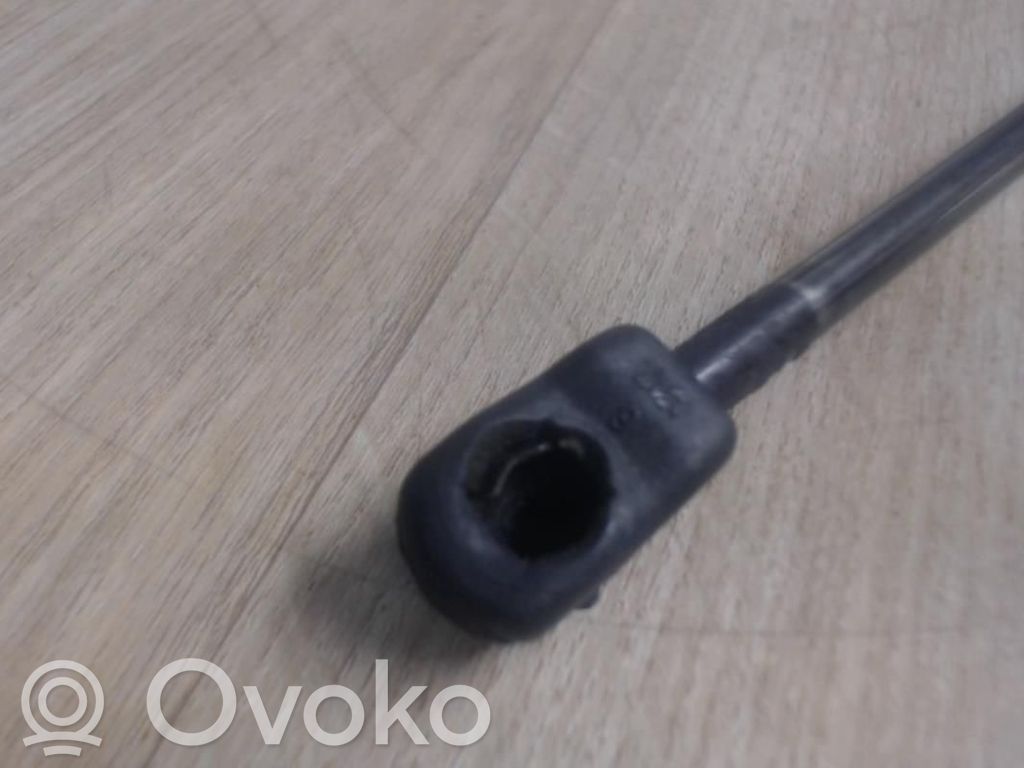 Vérin, capot-moteur