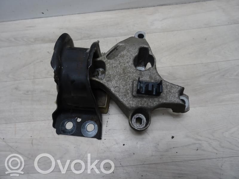 Engine mount bracket