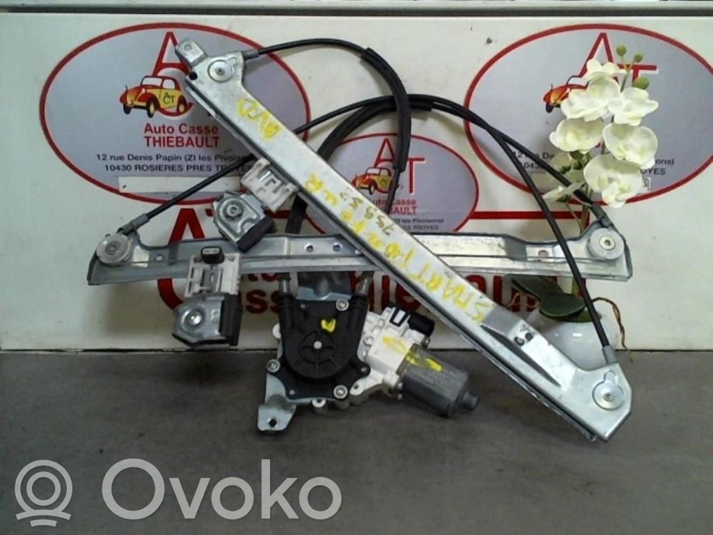 Smart ForFour I Front window lifting mechanism without motor 