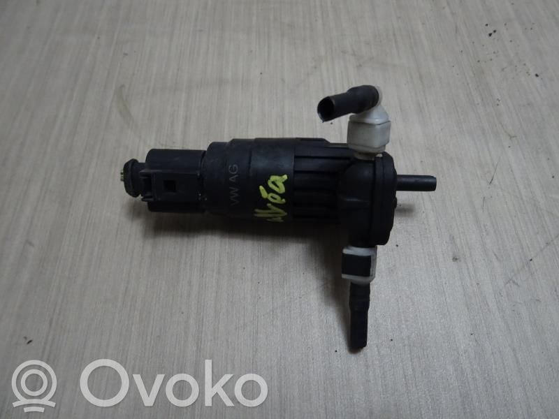 Windscreen/windshield washer pump   1K6955651,1K6955651