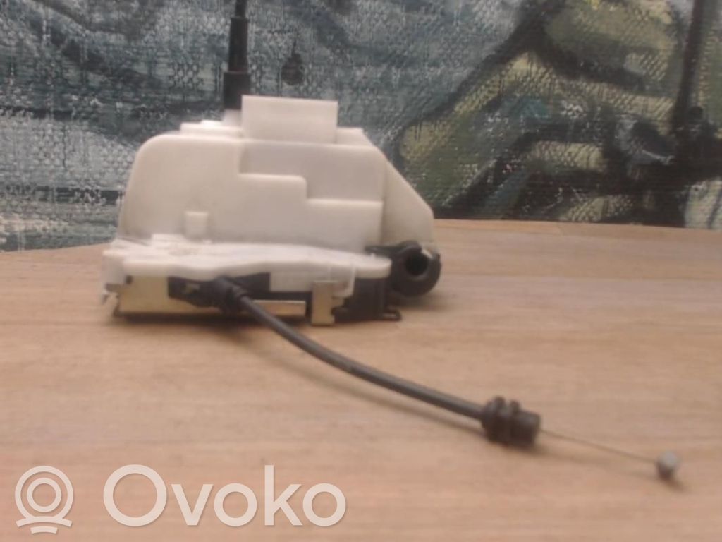 Citroen C3 Priekšpusē slēdzene 