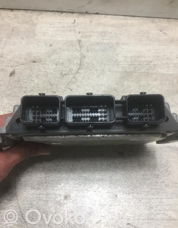 Engine control unit/module   1943T0,1943T0