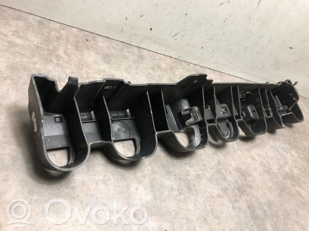 Rear bumper mounting bracket