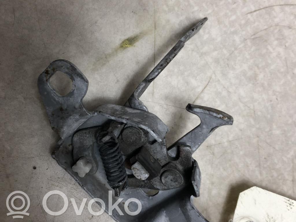 Dacia Duster Spyna variklio dangčio 