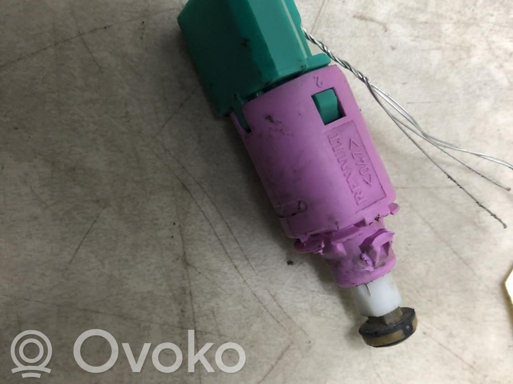 Interruptor sensor del pedal de freno   253200003R,253200003R