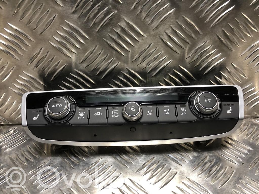 Audi A1 Climate control unit 