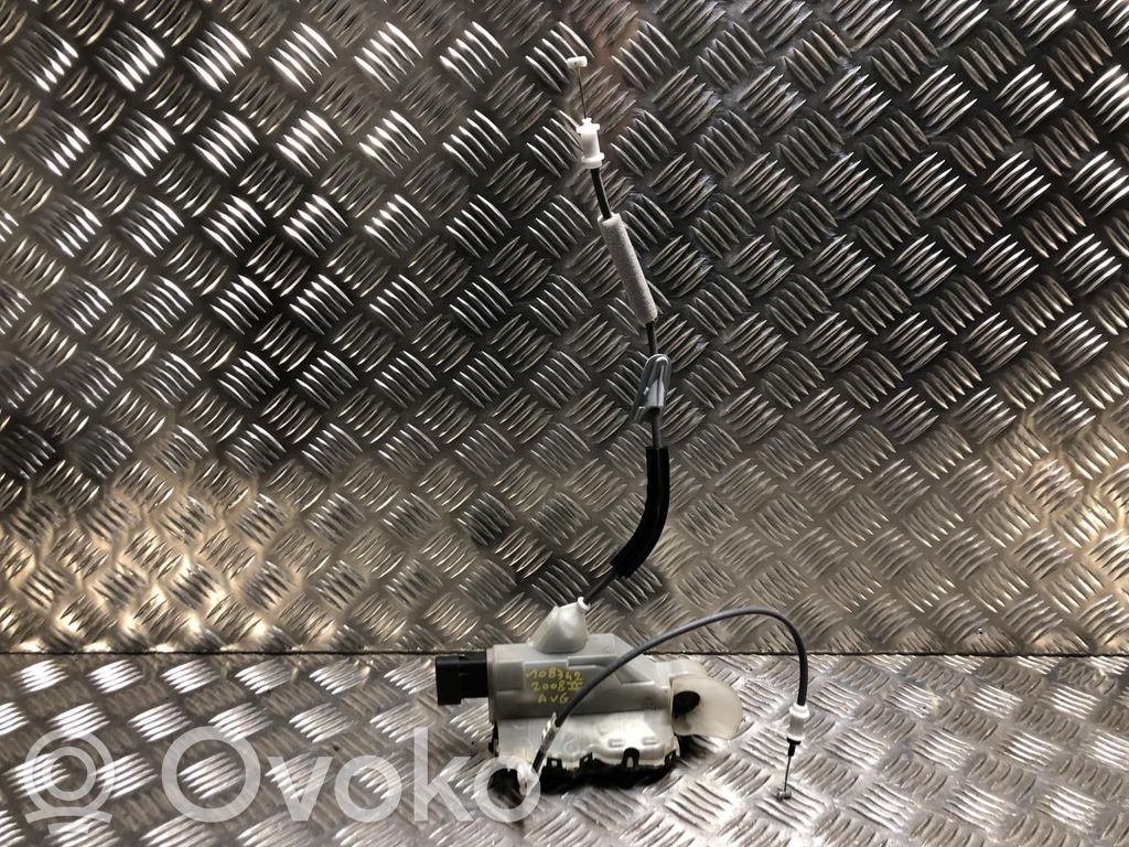 Peugeot 2008 II Front door lock 