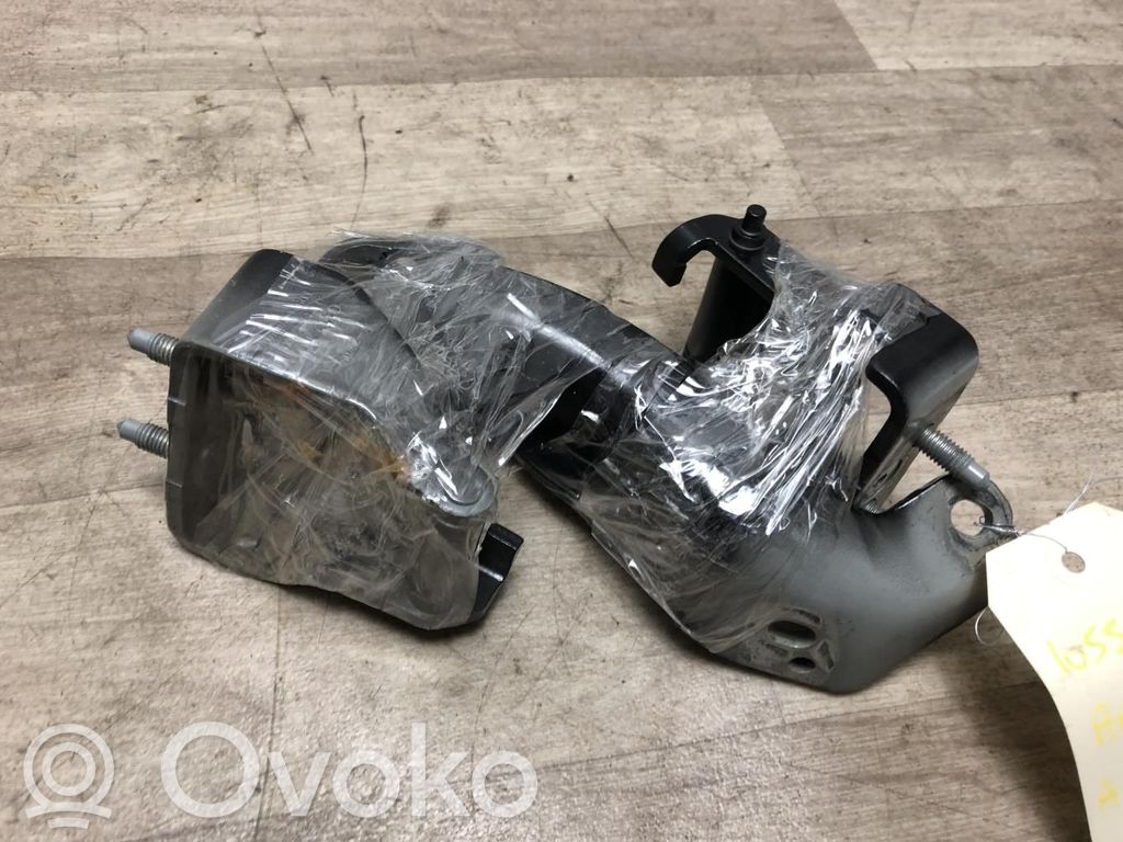 Tailgate/trunk/boot hinge   4F9827300D,4F9827300D