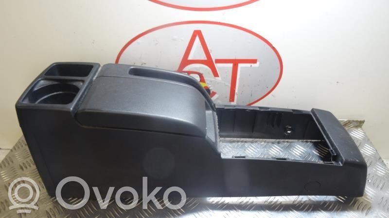 Mazda 5 Center console 