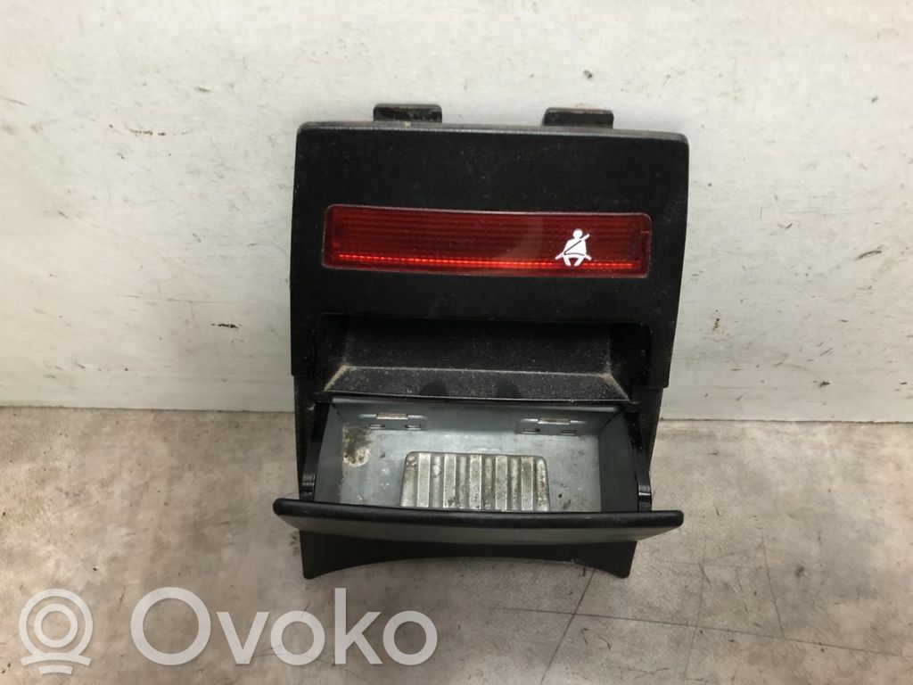 Volvo 940 Scrumieră față 