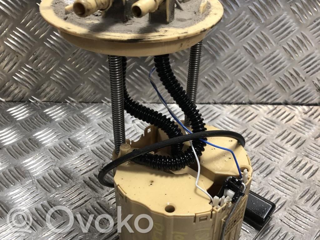 Opel Astra J Bomba interna de combustible 