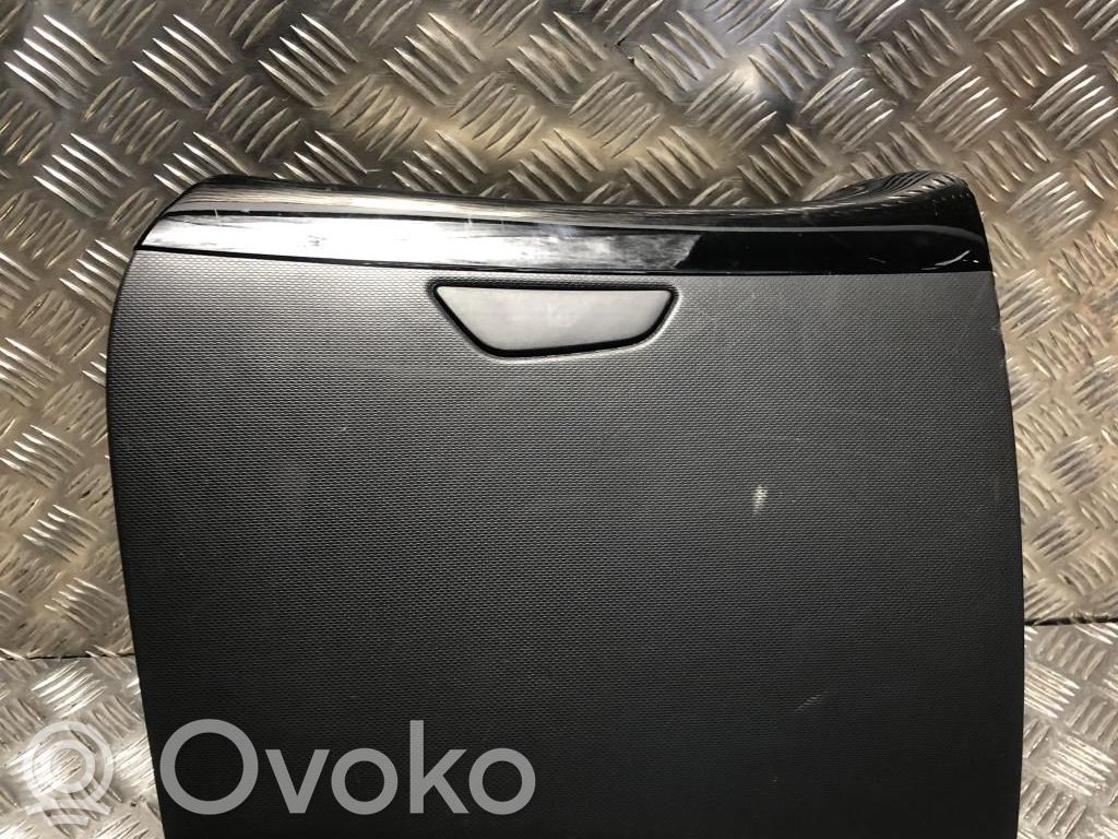Renault Captur Glove box 