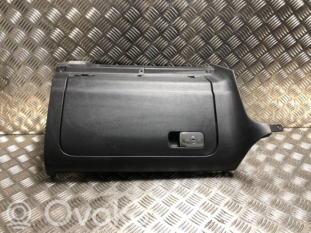 Volkswagen Golf V Boite à gants