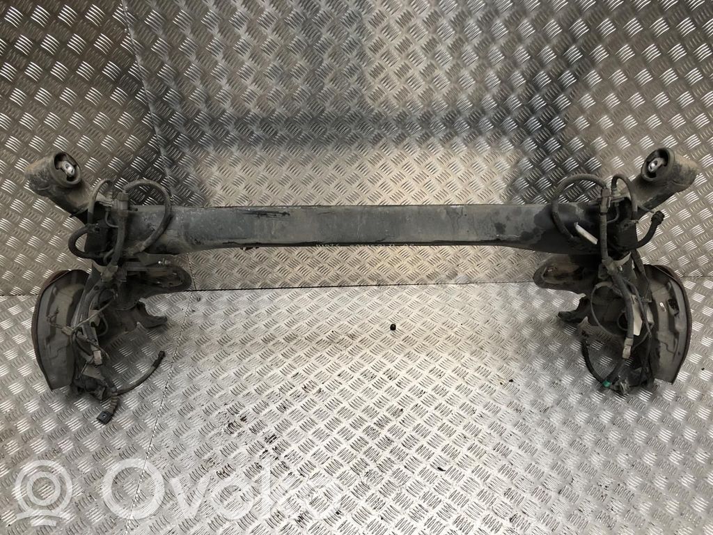 Nissan Qashqai Grinda punții spate