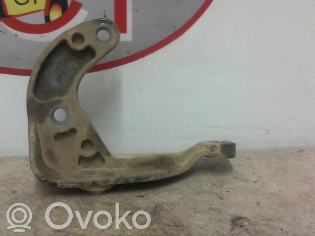 Engine mount bracket