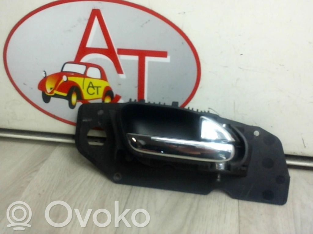 Peugeot 607 Front door interior handle 