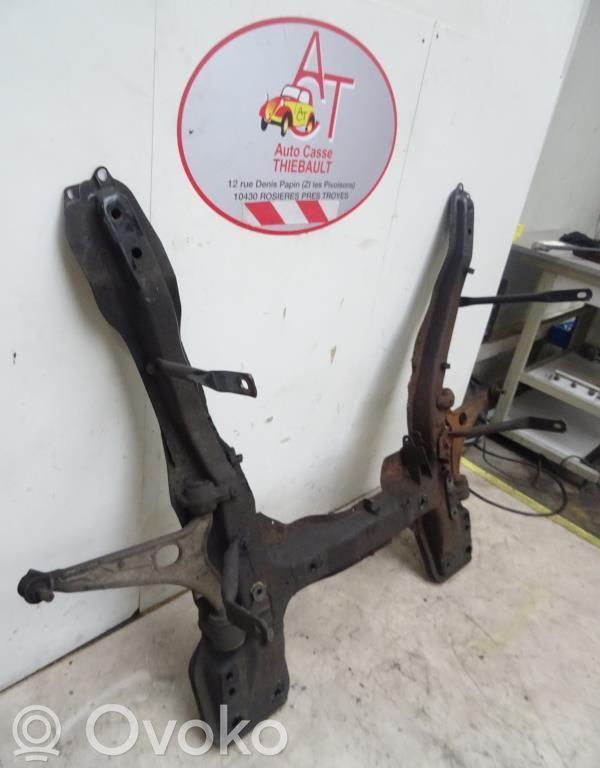 Citroen C8 Priekinis traversas 