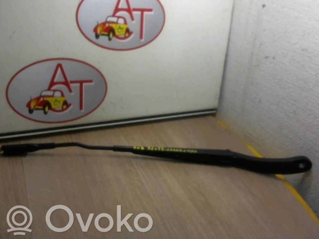 Ford Grand C-MAX Front wiper blade arm 