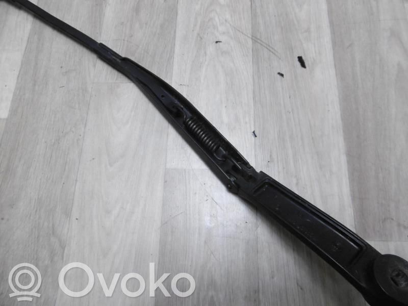 KIA Pro Cee'd I Front wiper blade arm 
