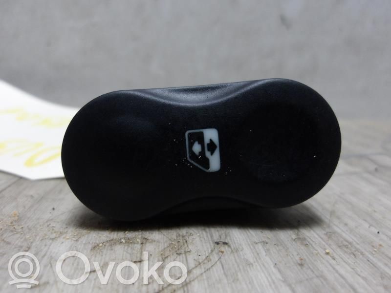 Dacia Duster Electric window control switch 