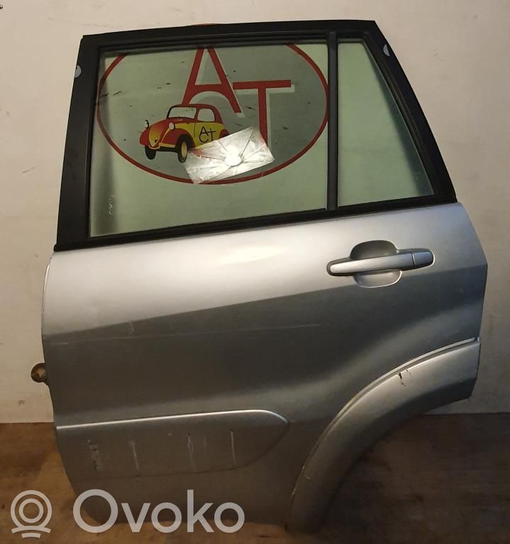 Toyota RAV 4 (XA20) Portiera posteriore