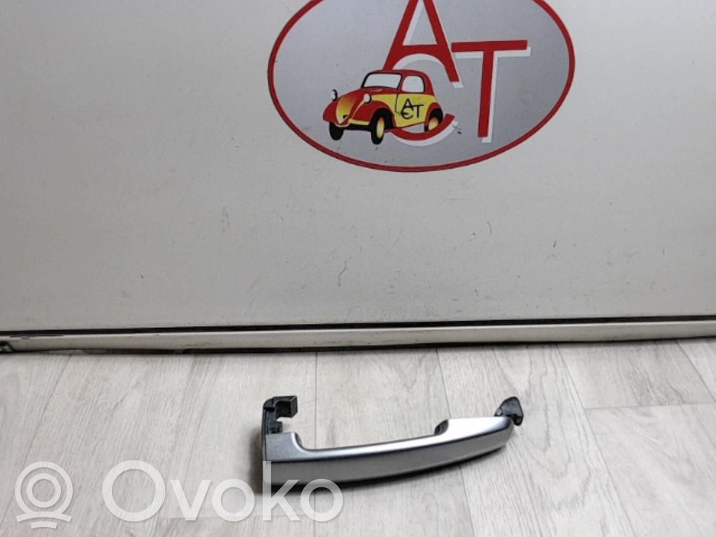 Suzuki Swift I Takaoven ulkokahva