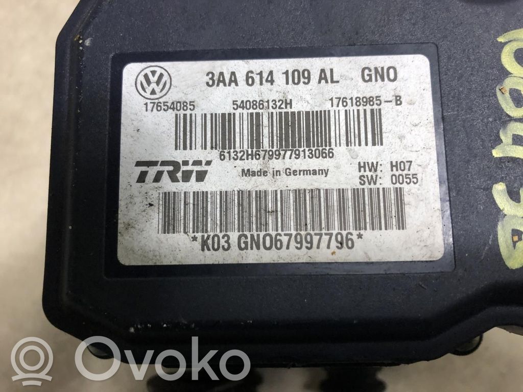 Volkswagen PASSAT B7 Bomba de ABS 