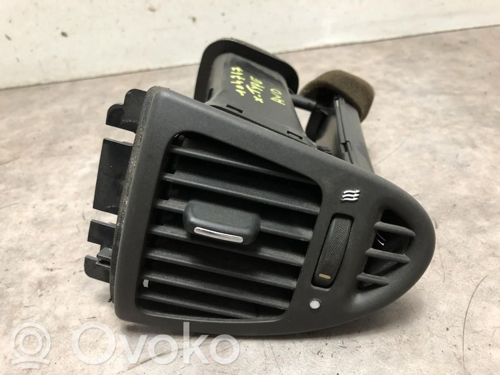 Luftausströmer Lüftungsdüse Luftdüse Mitte   C2S43858,C2S43858
