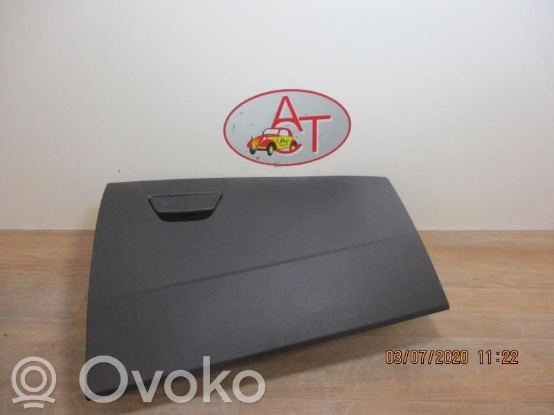 Ford Focus Glove box lid/cover 