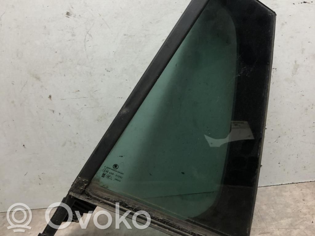 Ventanilla de ventilación de la puerta trasera   657845213A,657845213A