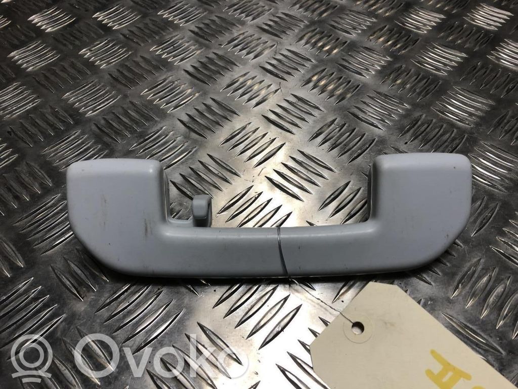 Un set di maniglie per il soffitto