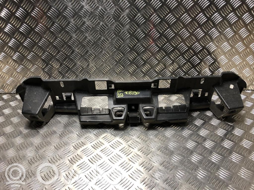 Rear bumper mounting bracket
