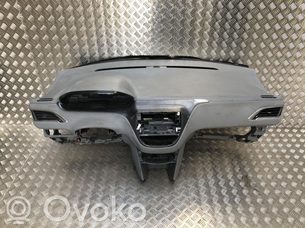Peugeot 208 I Kojelauta 