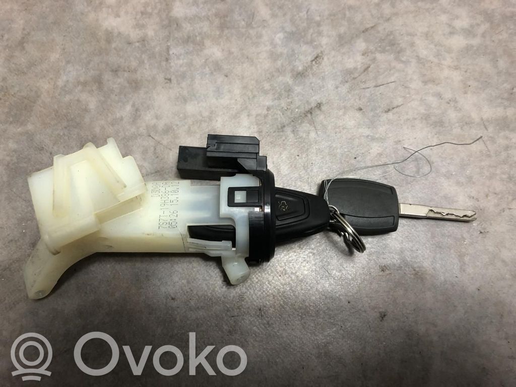 Ford Kuga II Užvedimo spynelė 