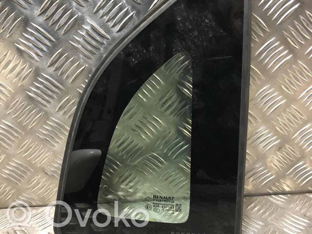 Renault Captur Rear side window 