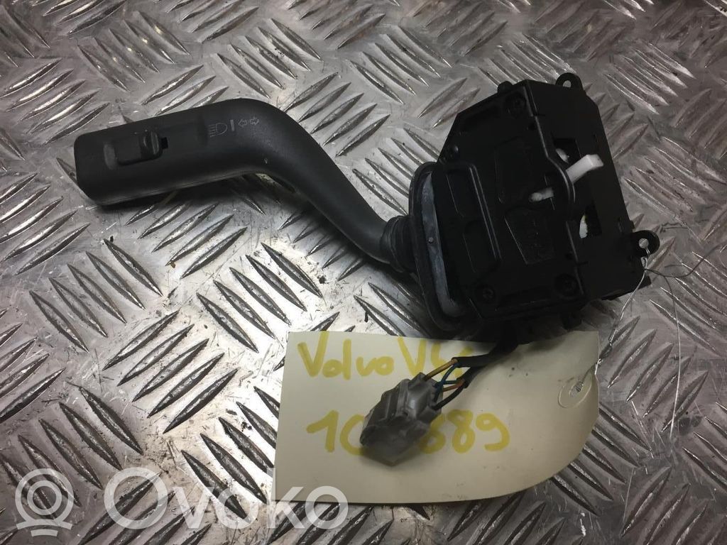 Volvo S40, V40 Steering wheel buttons/switches 