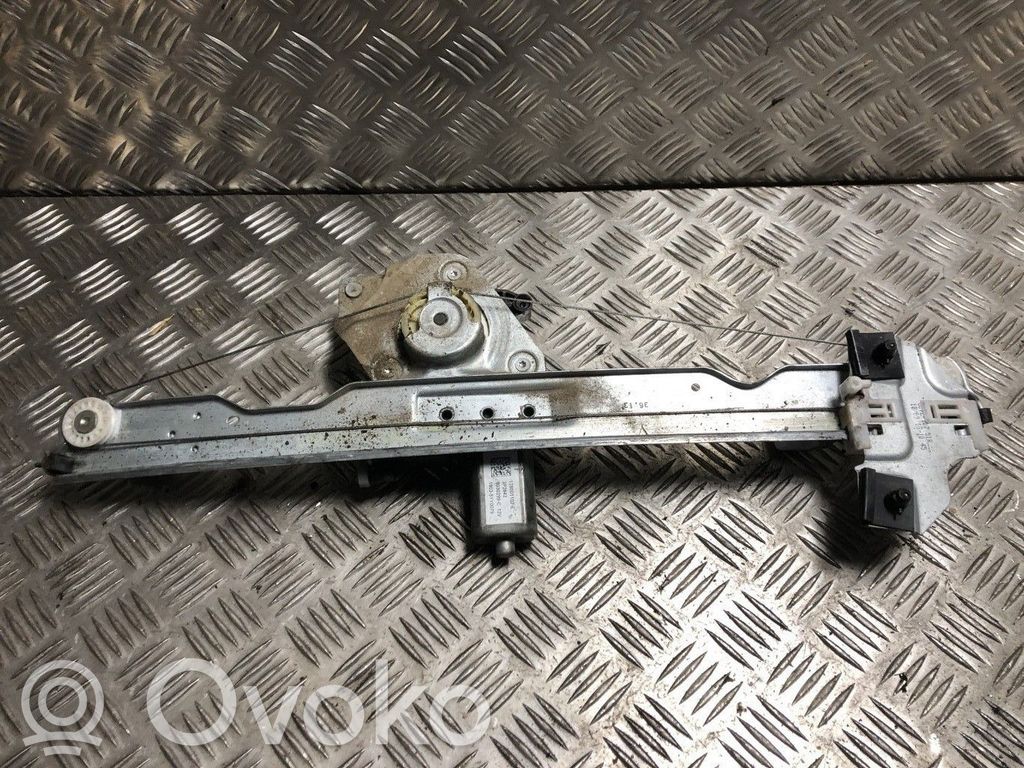 Dacia Duster Front window lifting mechanism without motor 