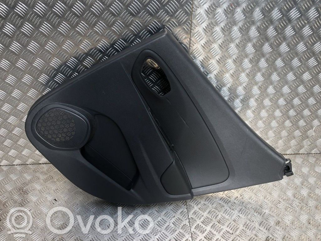 Renault Clio IV Galinė apdailos juosta 