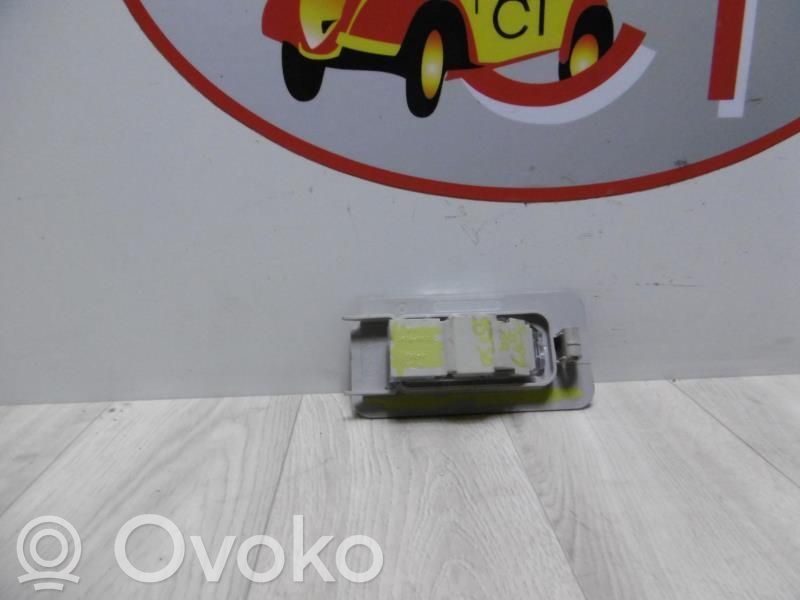 Citroen SpaceTourer XS Éclairage de plaque d'immatriculation 
