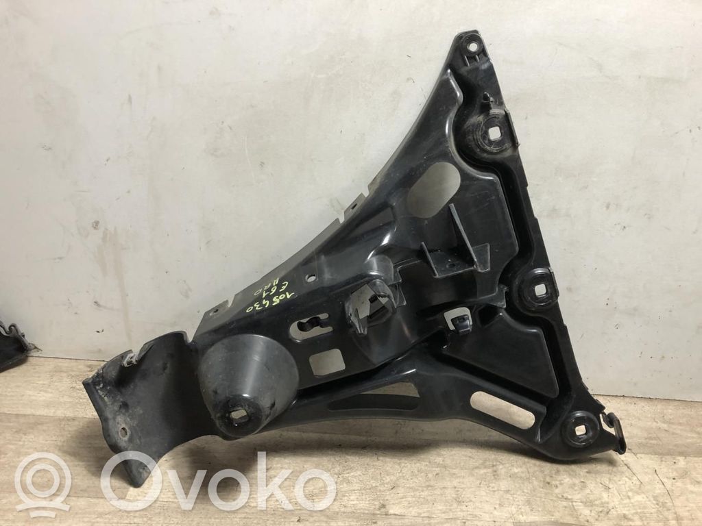 Rear bumper mounting bracket