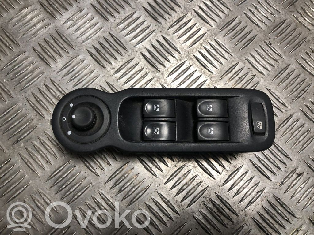Electric window control switch   8200214939,8200214939